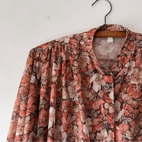 Vintage 70’s women’s sheer lightweightht floral‎ button up blouse size L - Picture 3 of 8